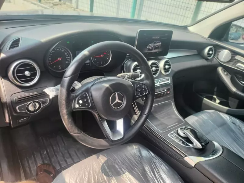 Mercedes-Benz GLC 300   - 2017