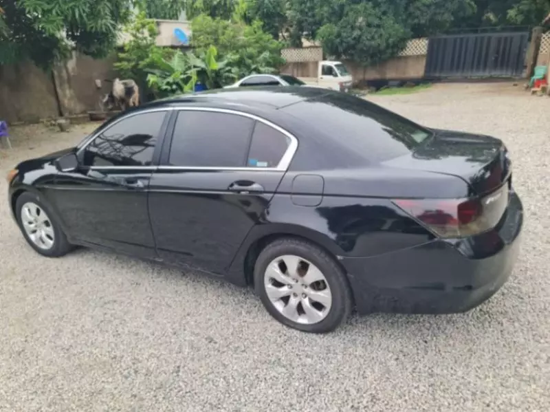 Honda Accord   - 2009