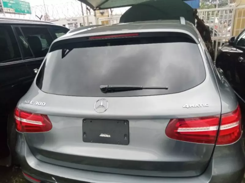 Mercedes-Benz GLC 300   - 2017