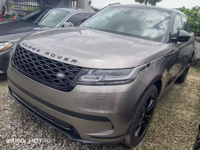 Land Rover Range Rover Velar   - 2021