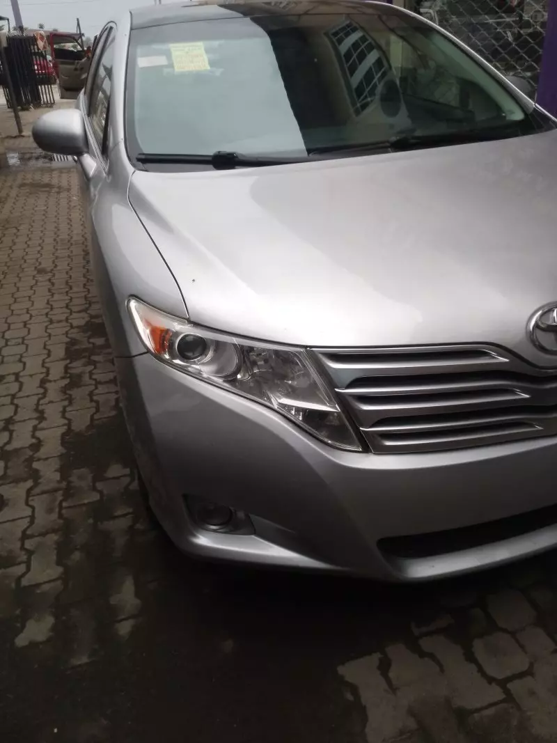 Toyota Venza   - 2011