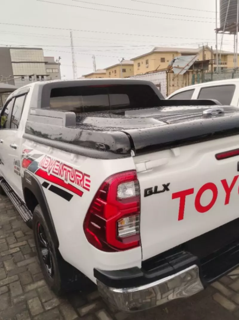Toyota Hilux Revo    - 2019