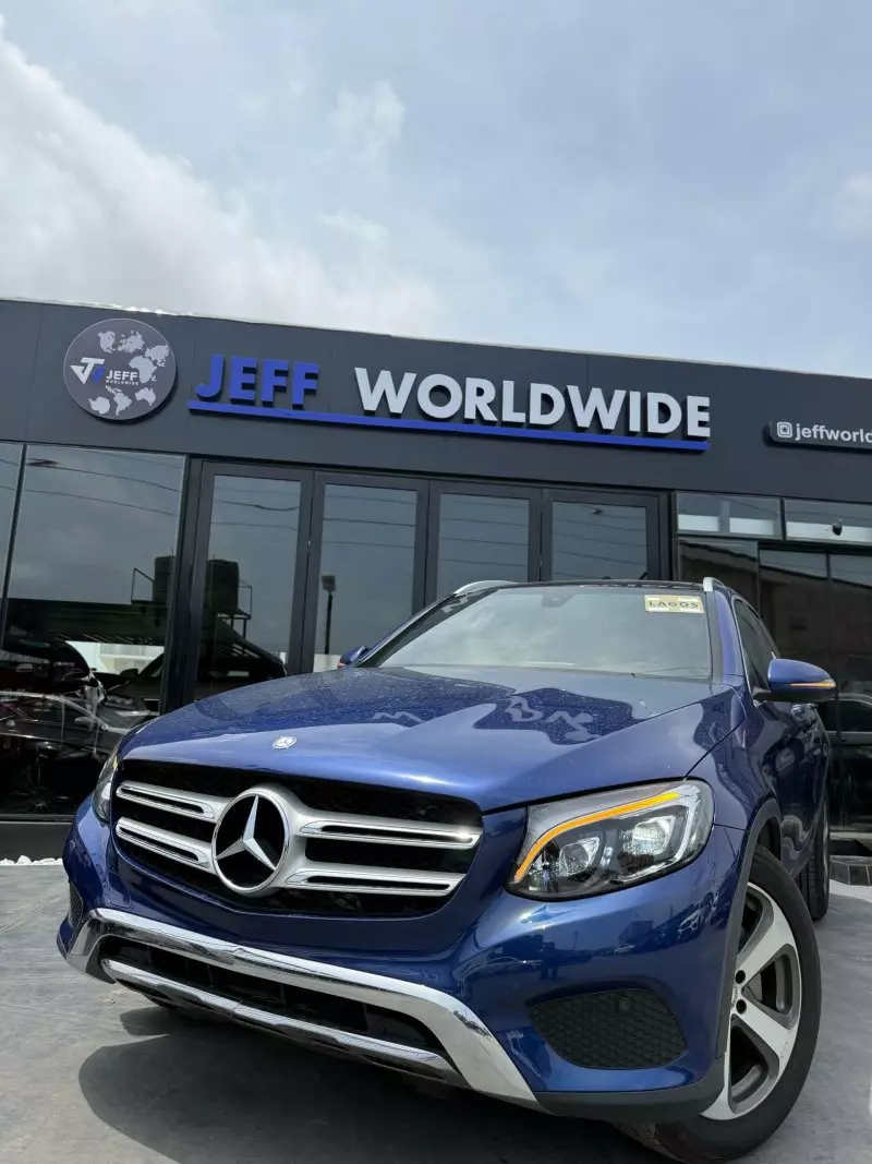 Mercedes-Benz GLC 300   - 2017
