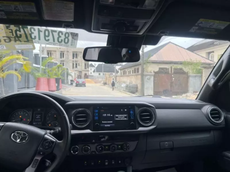 Toyota Tacoma   - 2018