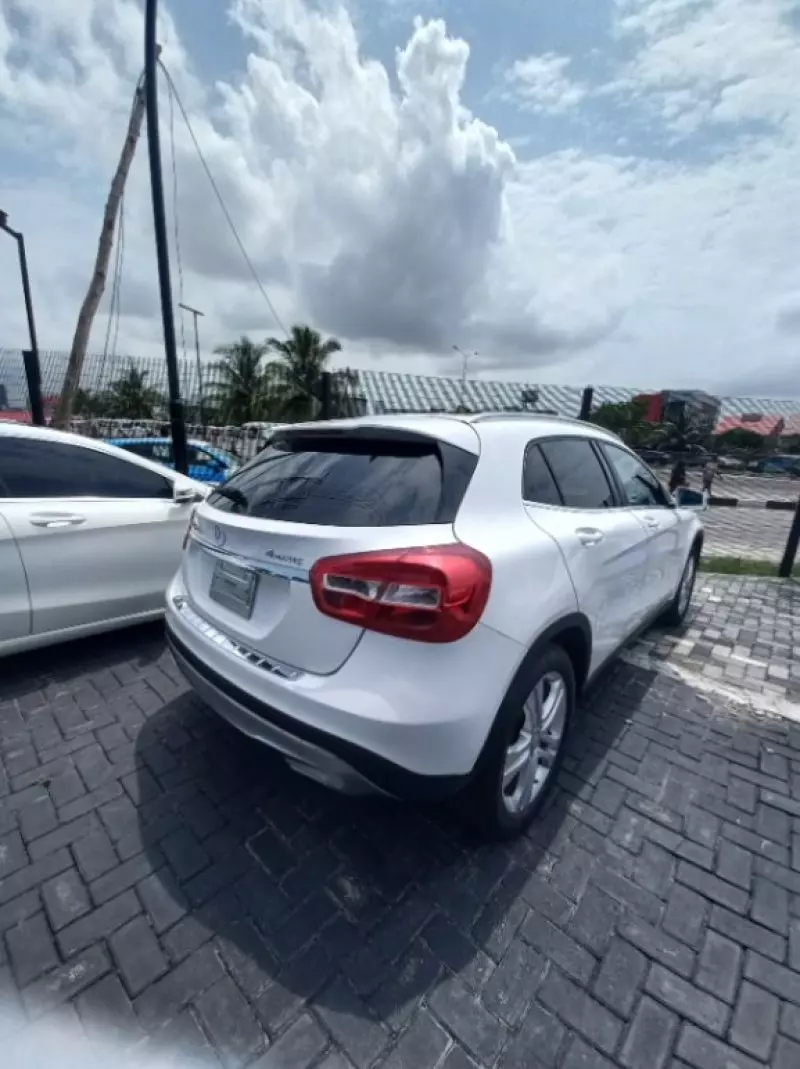 Mercedes-Benz GLA 250   - 2015