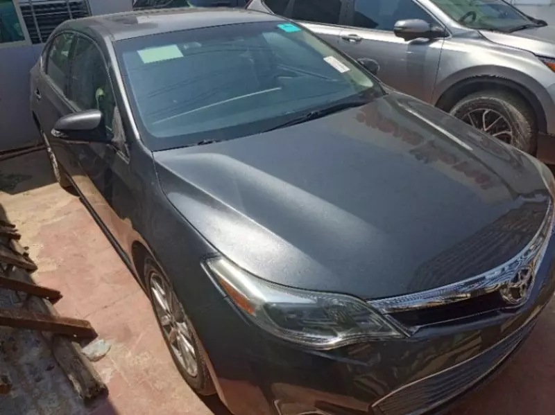 Toyota Avalon   - 2013