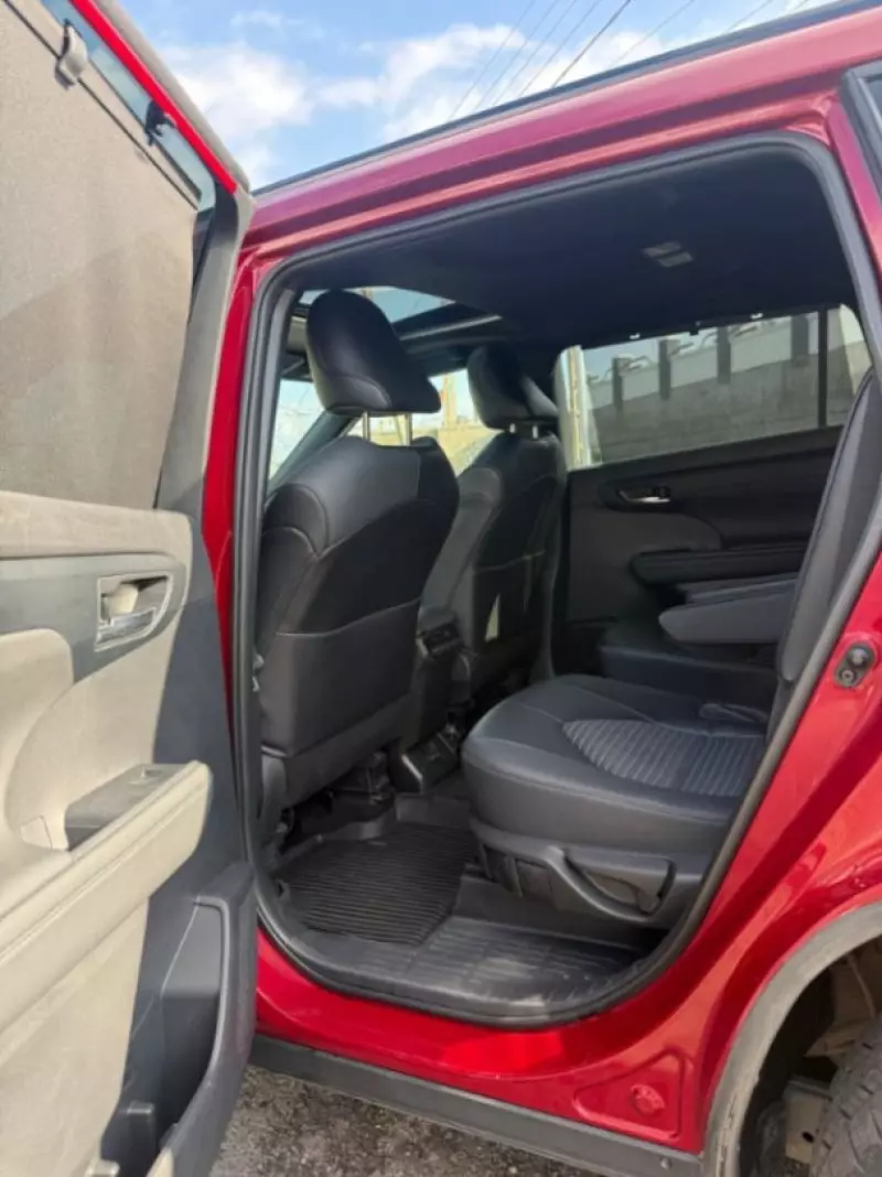 Toyota Highlander   - 2022