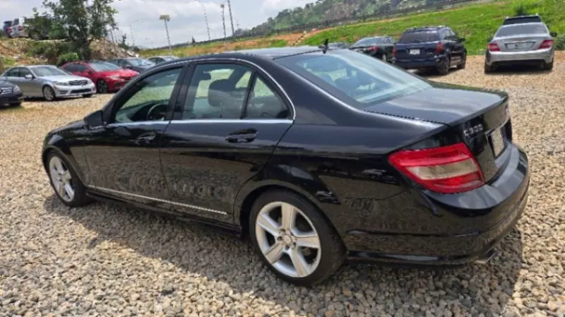 Mercedes-Benz C 300   - 2011