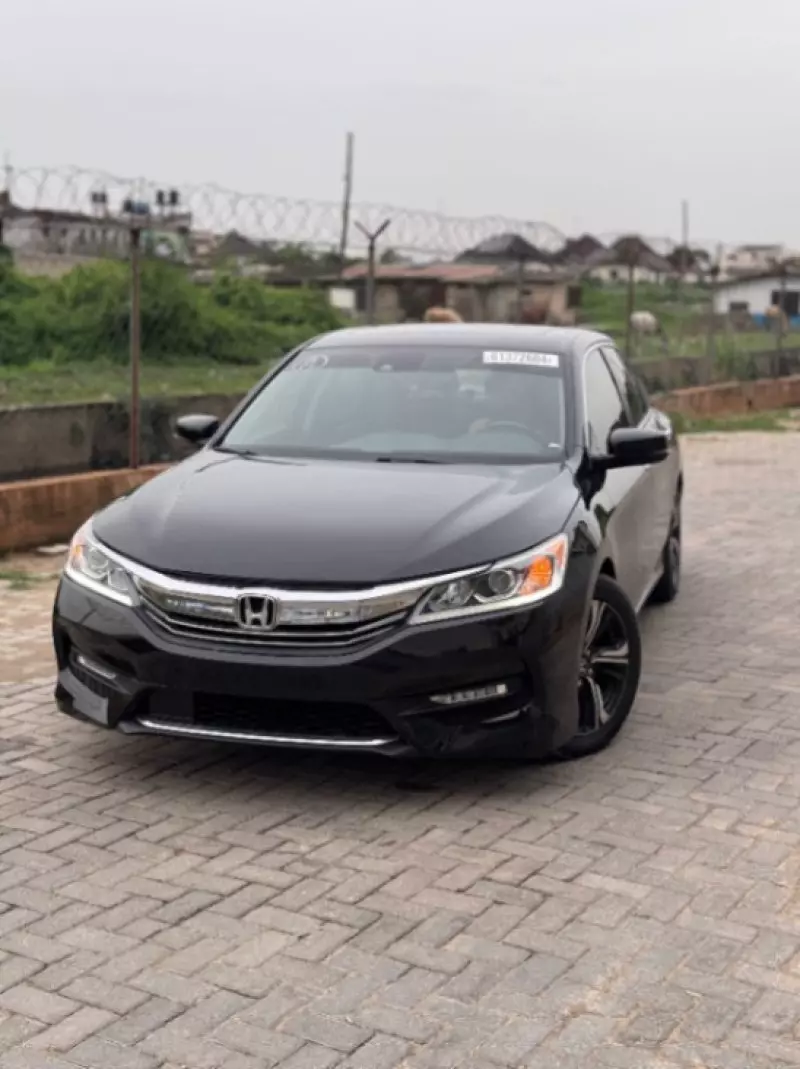 Honda Accord   - 2017