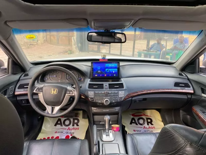 Honda Accord   - 2010