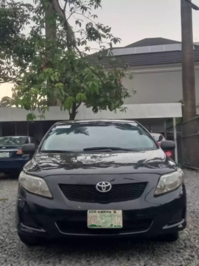 Toyota Corolla   - 2009