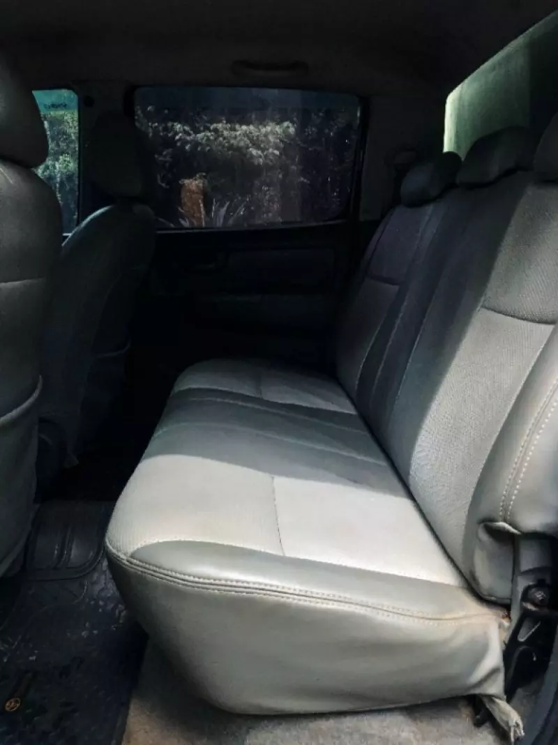 Toyota Hilux    - 2014