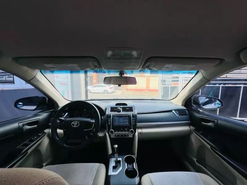Toyota Camry   - 2012