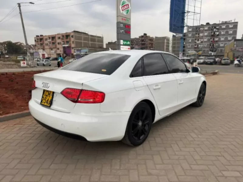 Audi A4   - 2011