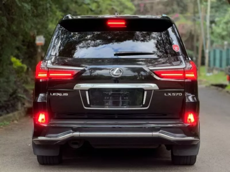 Lexus LX 570   - 2018