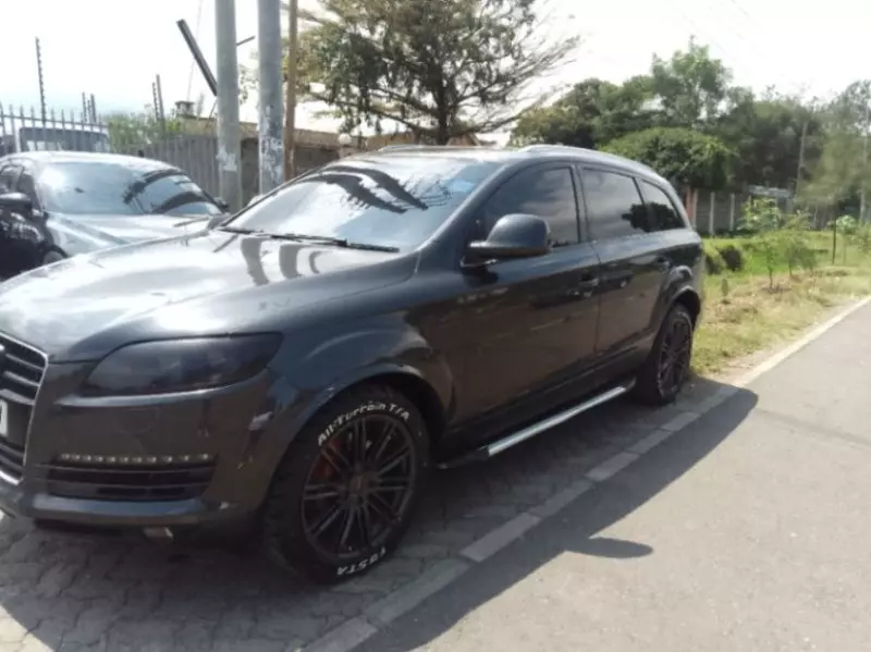 Audi Q7   - 2010