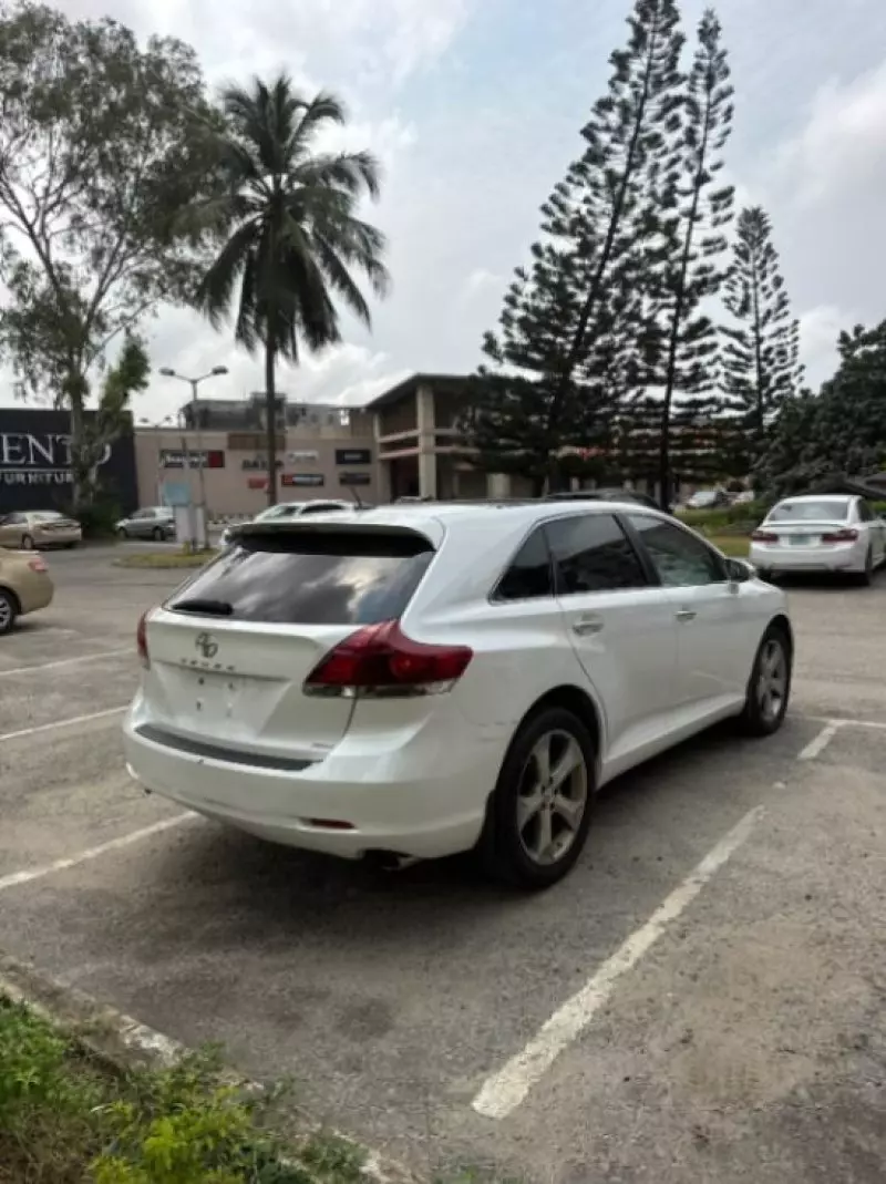 Toyota Venza   - 2013