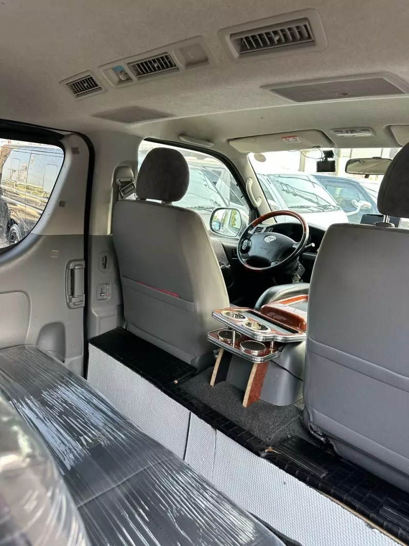 Toyota Hiace   - 2007