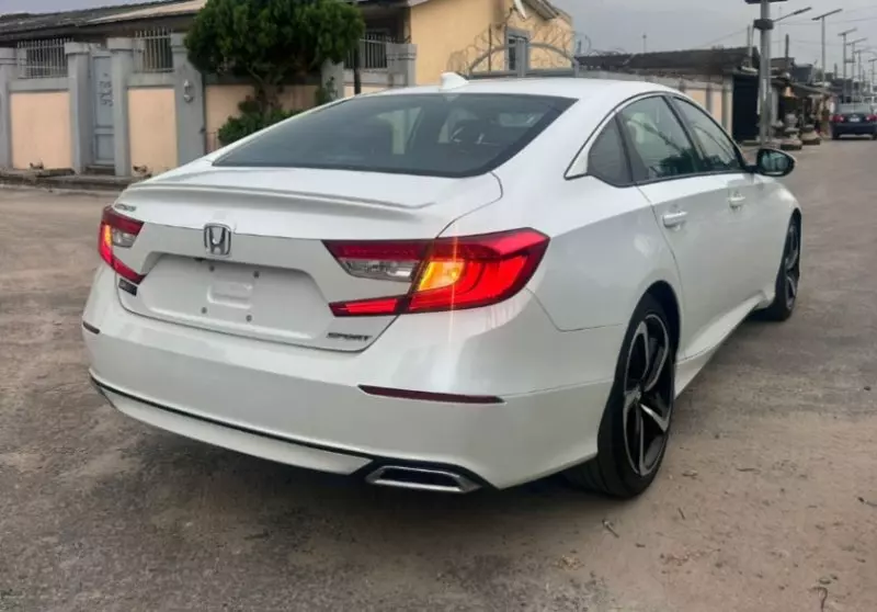 Honda Accord   - 2018
