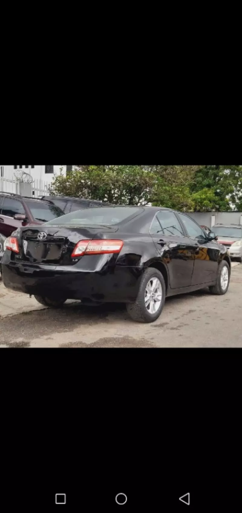 Toyota Camry   - 2010