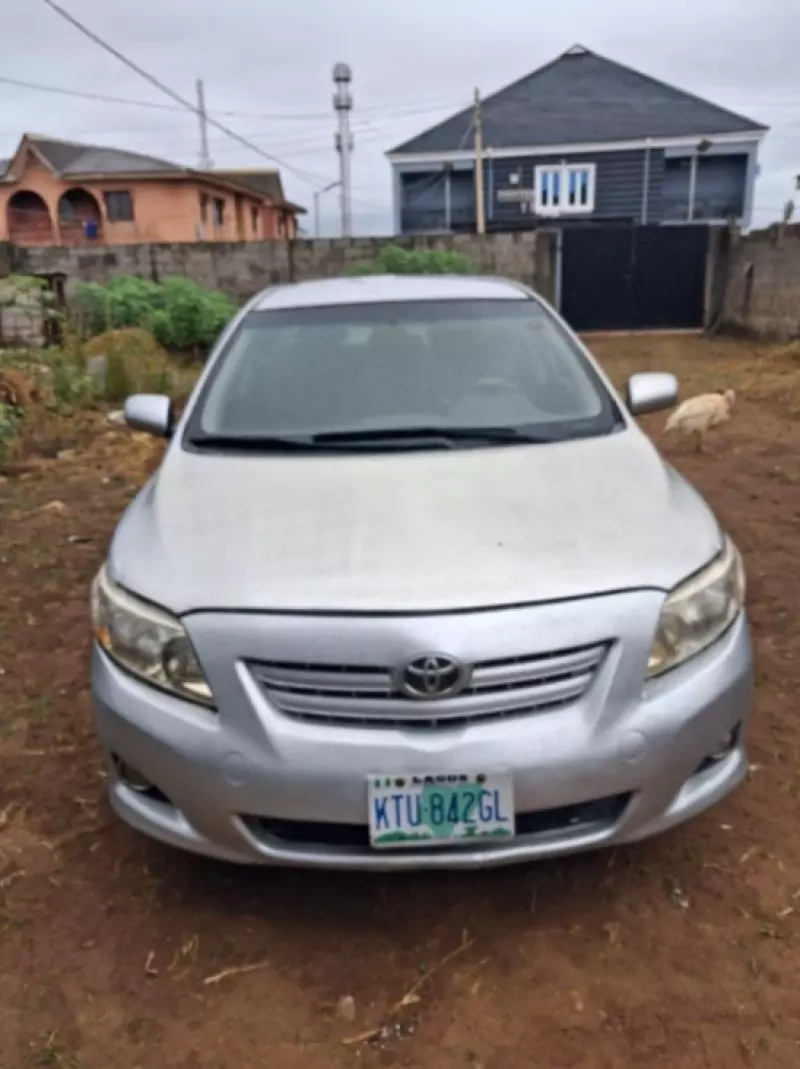 Toyota Corolla   - 2013