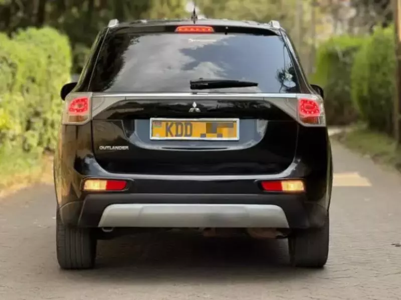 Mitsubishi OUTLANDER   - 2014