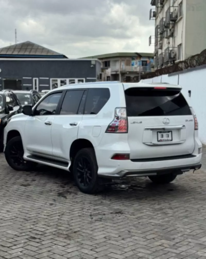 Lexus GX 460   - 2010