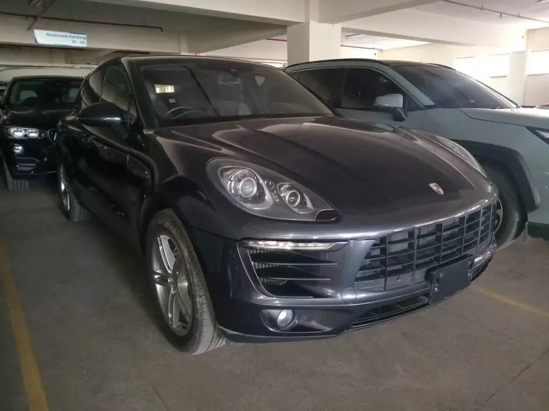 PORSCHE Macan   - 2016