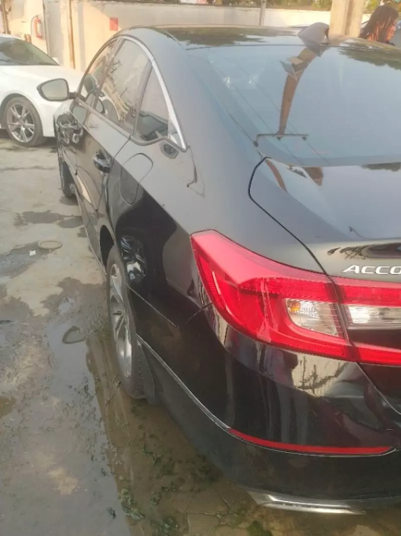 Honda Accord   - 2018