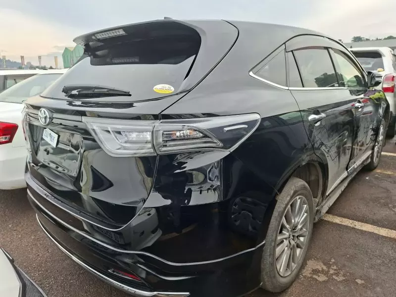 Toyota Harrier   - 2016