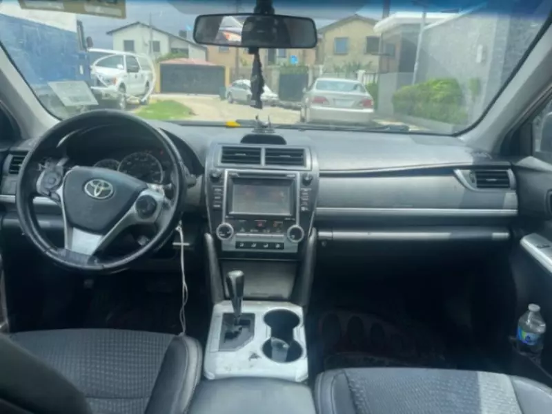 Toyota Camry   - 2014