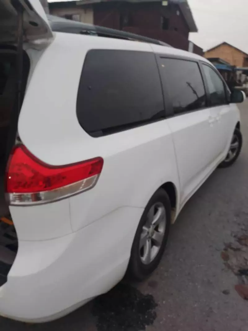 Toyota Sienna   - 2008