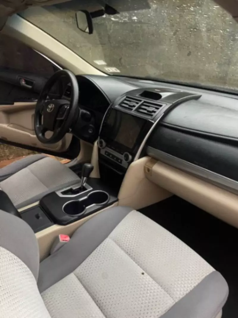 Toyota camry   - 2012