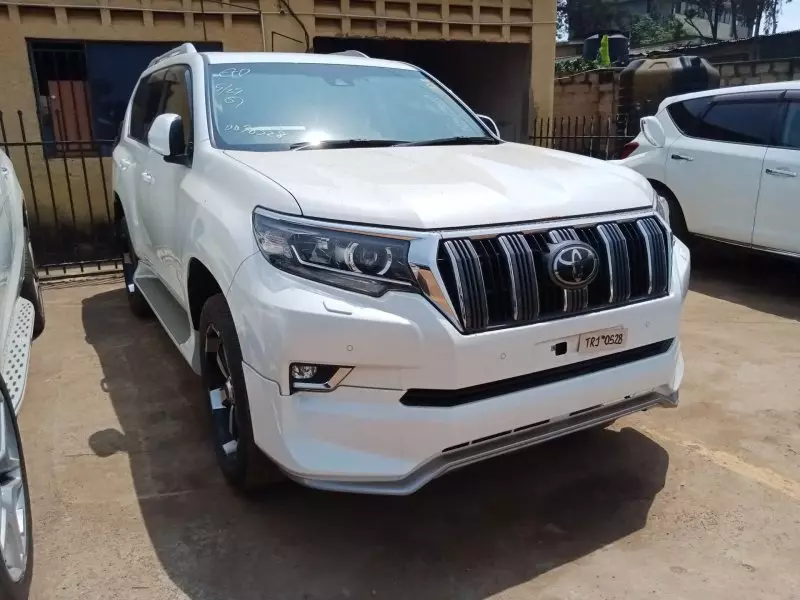 Toyota Landcruiser Prado   - 2017
