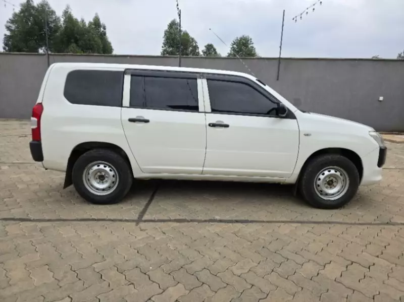 Toyota Probox    - 2017