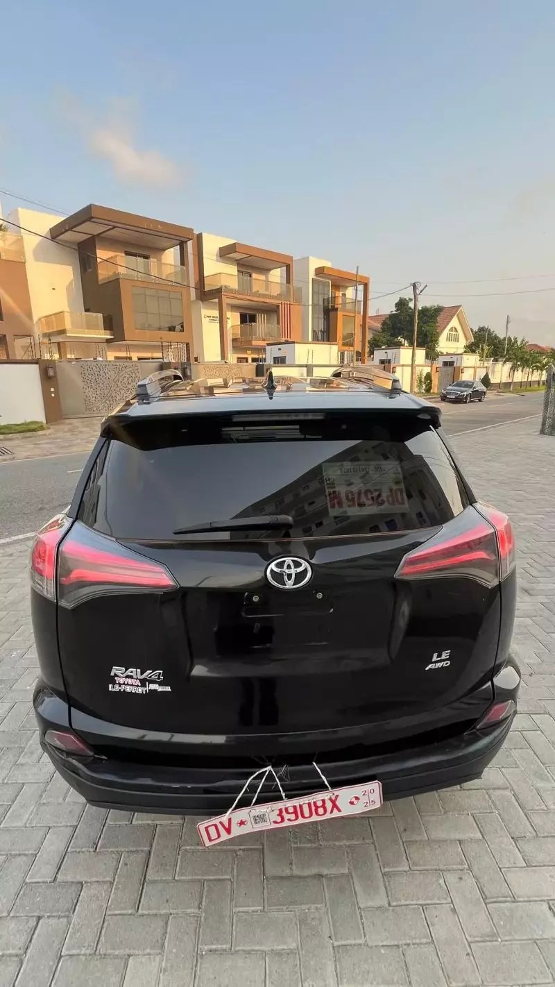 Toyota RAV4   - 2018