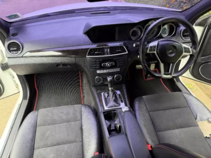 Mercedes-Benz C200   - 2013