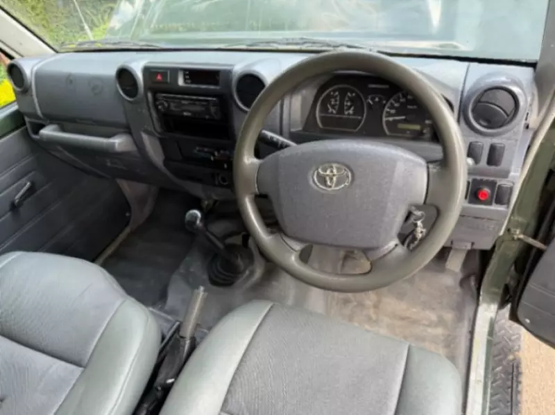 Toyota Land Cruiser Pick Up   - 2013