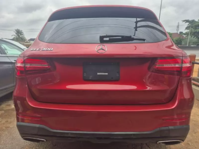 Mercedes-Benz GLC 300   - 2017