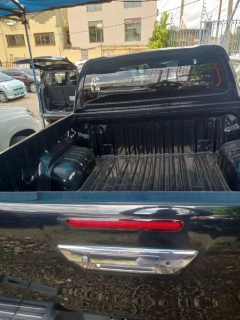 Toyota Hilux   - 2018