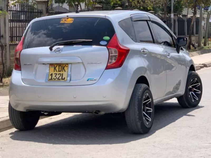 Nissan Note   - 2015
