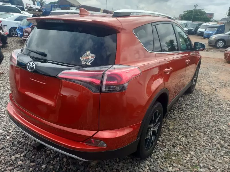 Toyota RAV 4   - 2016