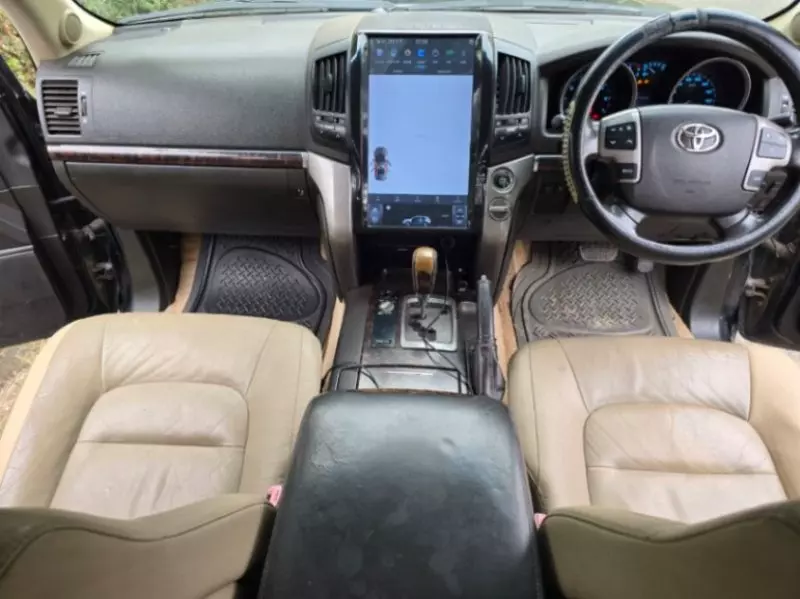 Toyota Landcruiser  V8   - 2008