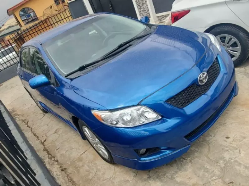 Toyota Corolla   - 2010