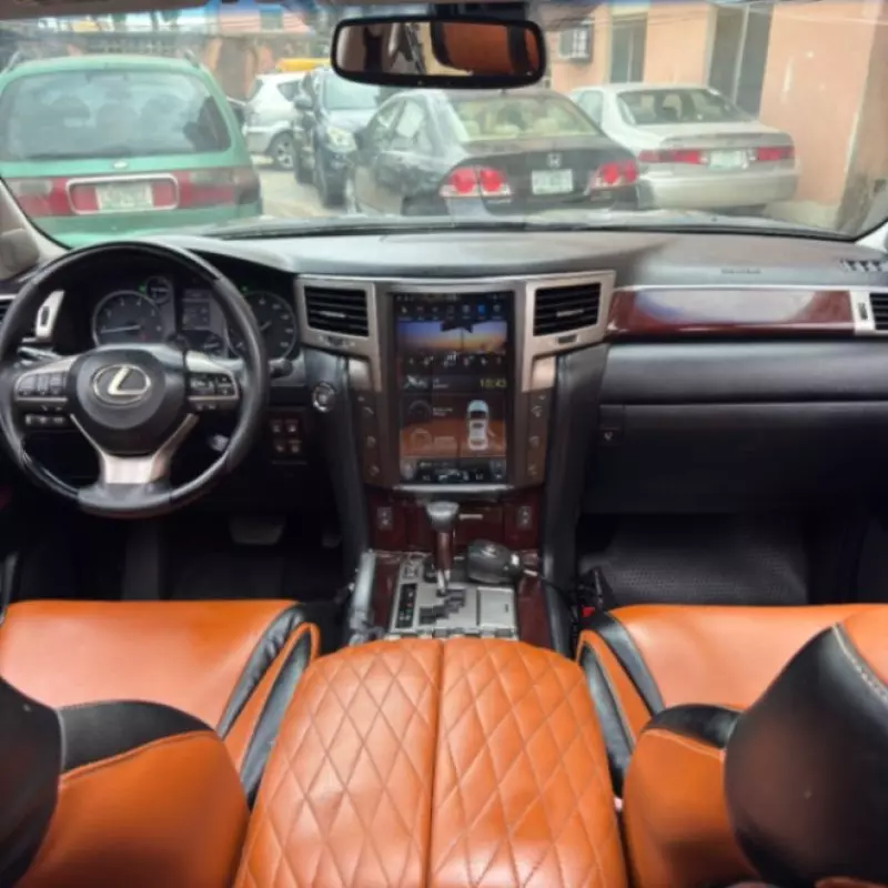 Lexus LX 570   - 2013