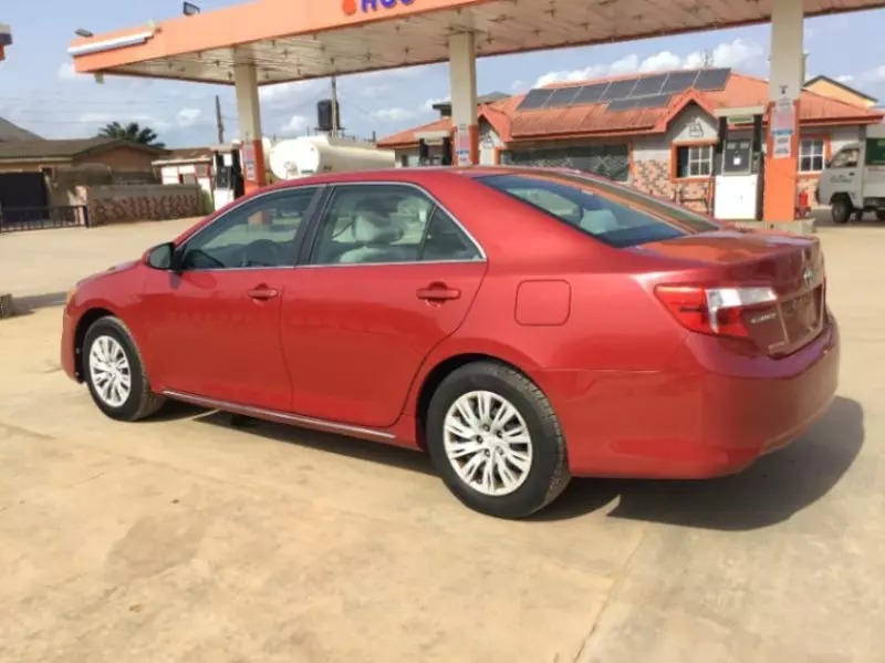 Toyota Camry   - 2012