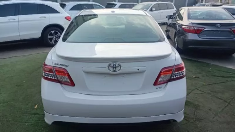 Toyota Camry - 2011