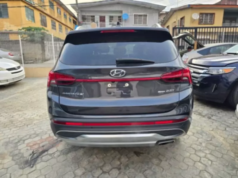 Hyundai Santa FE   - 2021