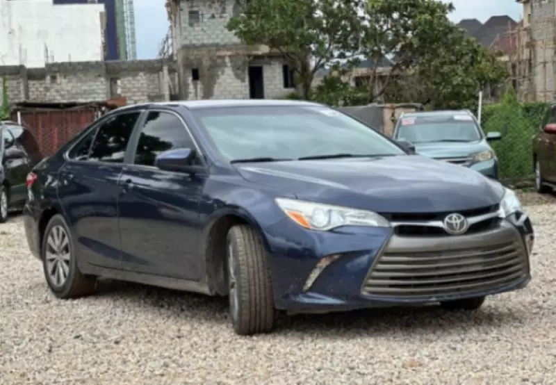 Toyota Camry   - 2014
