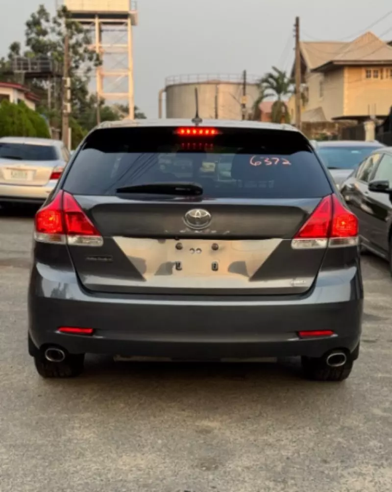 Toyota Venza   - 2011